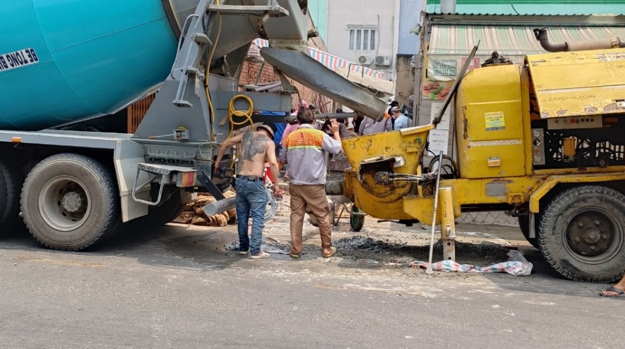 Đổ móng nhà phố ở Tân Phú