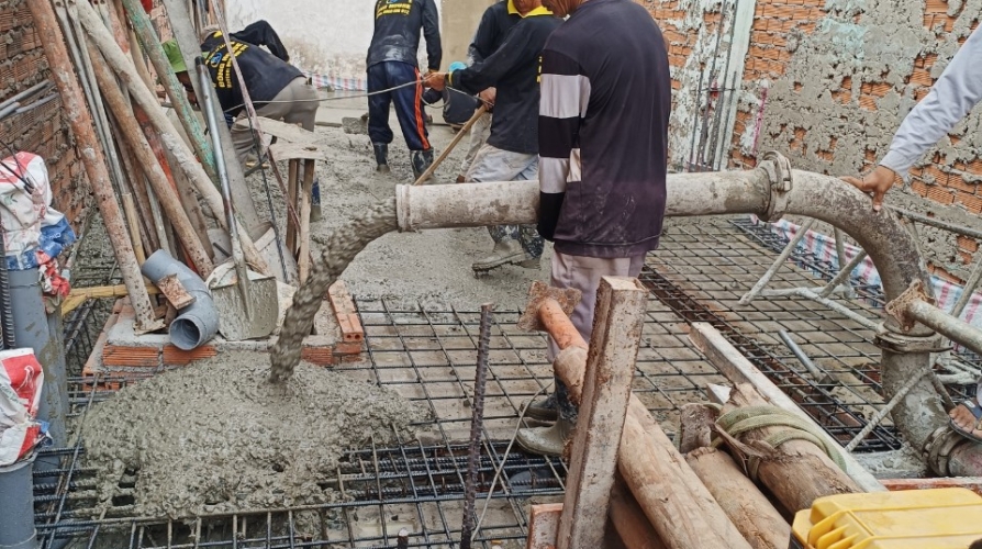 Đổ móng nhà phố ở Tân Phú